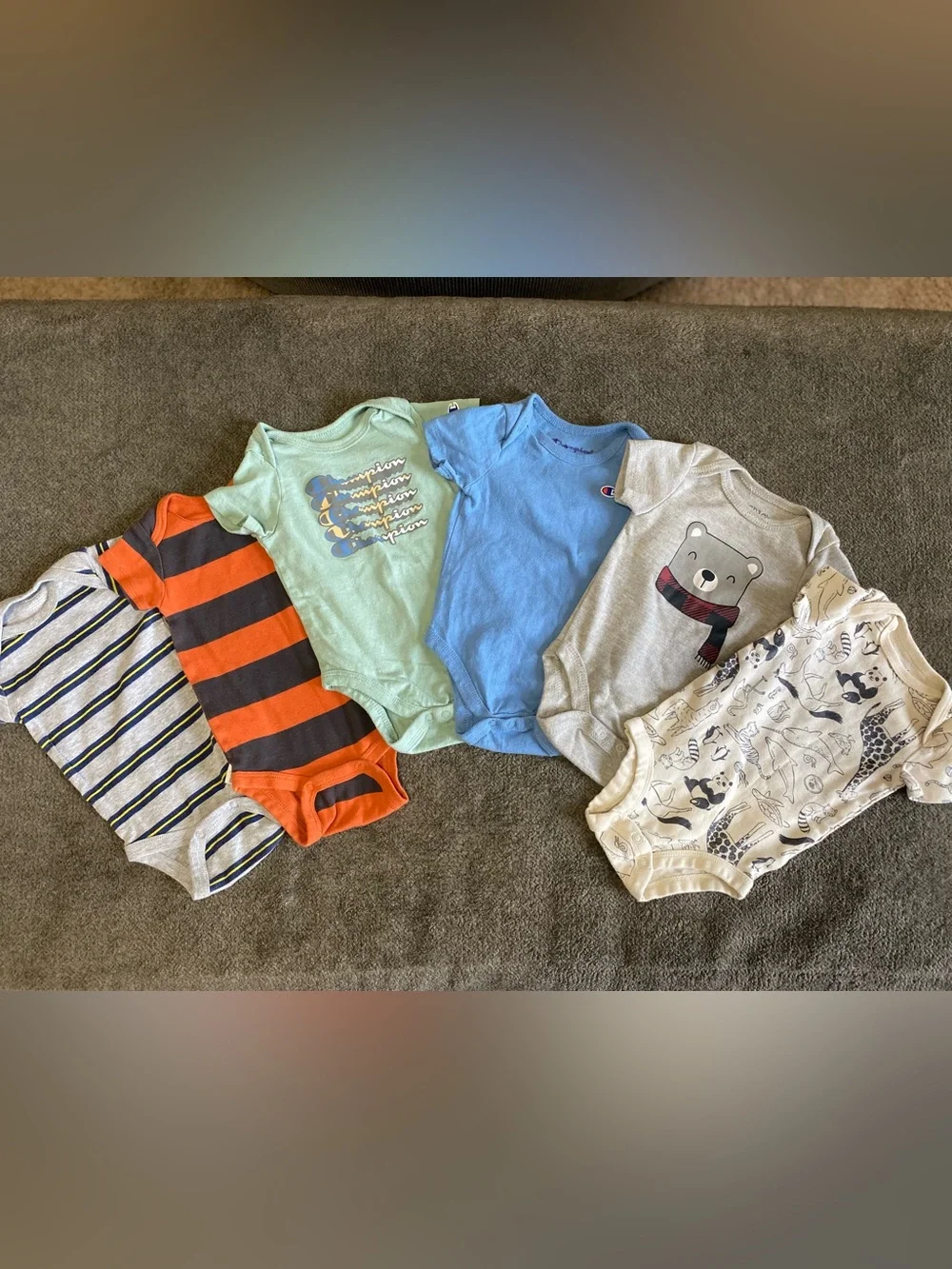 Gerber champion Carter’s baby boy’s body suits bundle 0-3 months
